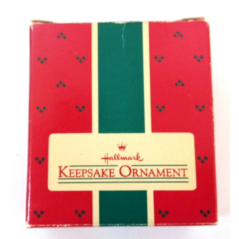 Vintage Hallmark Snow Pitching Snowman 1985 Keepsake Ornament in Original Box